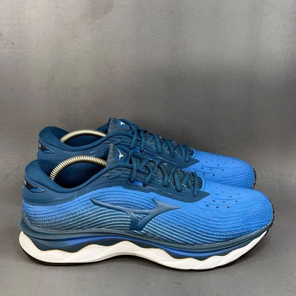 Mizuno Womens size 11.5 Wave Sky 5 Athletic Sneaker Running Shoes Imperial Blue